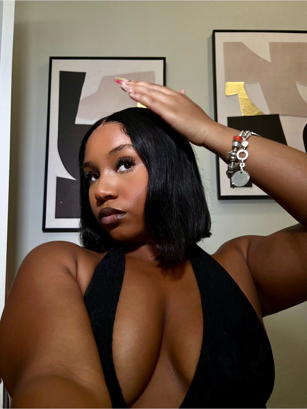 Black Women's Short Bob Wig - Sleek Natural Shine